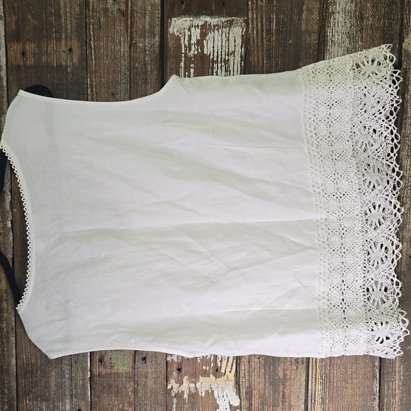 Emma James White Sleeveless Pleated Blouse With Lace & Side Zipper, Size 20W - Picture 2 of 5